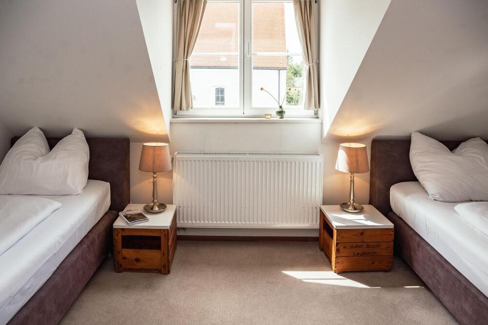 Allgaeuer Genusshotel Und Historischer Dorfgasthof Hirsch Leutkirch im Allgäu Extérieur photo
